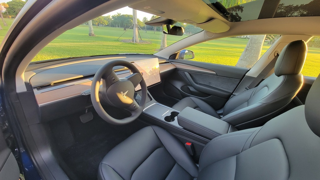 Tesla Model 3 2021 Blue 3